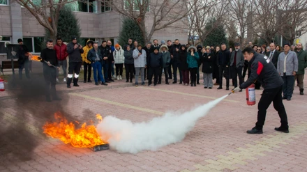Selçuk Üniversitesinde yangın eğitimi ve tatbikatı düzenlendi